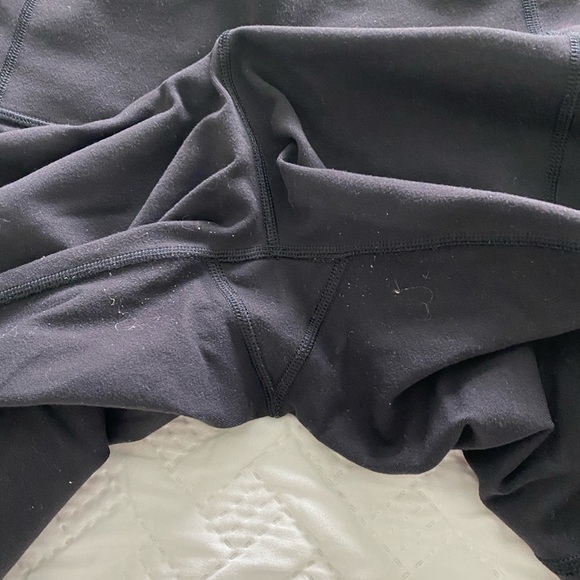 Lululemon Crop Size Capris - Picture 3 of 5